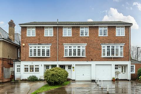 4 bedroom townhouse for sale, Waverley Road, Enfield