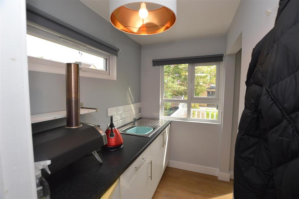 Cabin Rec/Kitchen/bed