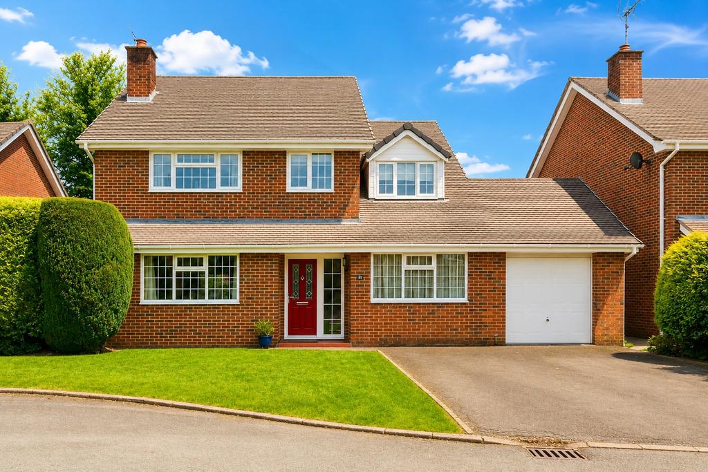 4 bedroom detached house for sale