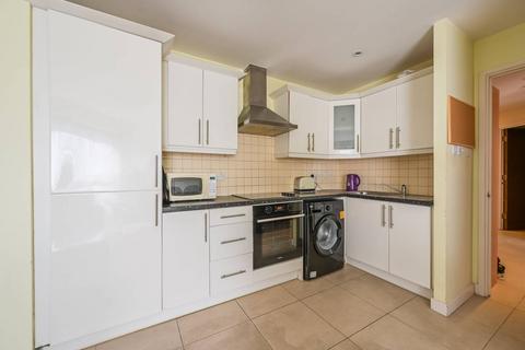 2 bedroom flat for sale, HIGH ROAD, Wood Green, London, N22