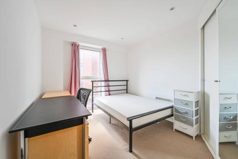 2 bedroom flat for sale, HIGH ROAD, Wood Green, London, N22