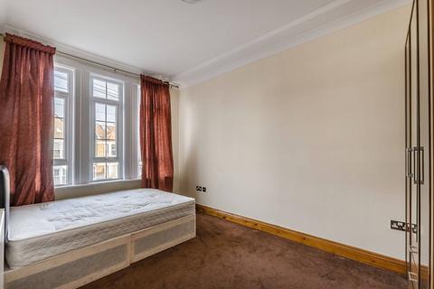 3 bedroom terraced house to rent, Vant Road, Tooting, London, SW17