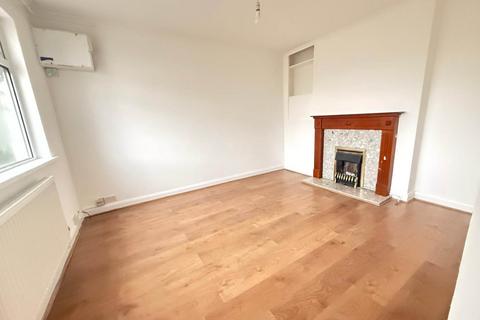 2 bedroom maisonette to rent, The Crescent, Hayes