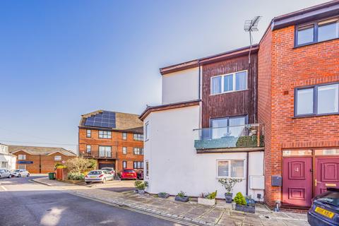 3 bedroom end of terrace house for sale, Onslow Road, Hampshire PO5
