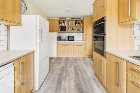 4 bedroom detached house for sale, Haverscroft Close, Thorpe Marriott, Norwich