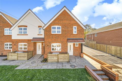 3 bedroom end of terrace house for sale, Connaught Road, Woking GU24