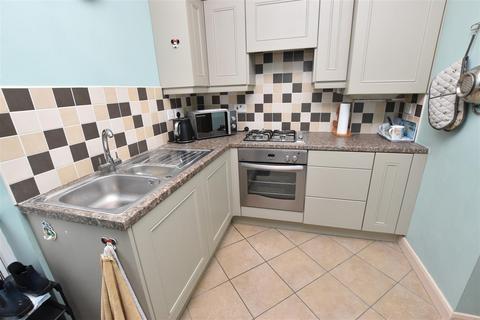 2 bedroom semi-detached house for sale, Drew Avenue, Grimsby DN32