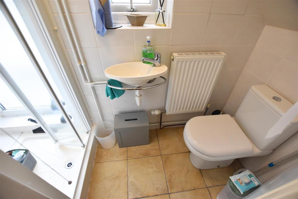 Shower/cloakroom