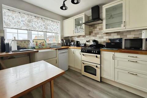 undefined, Mill Crescent, Kingsbury, Tamworth