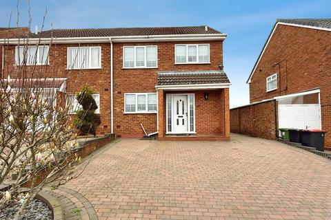 3 bedroom semi-detached house for sale - Mill Crescent, Kingsbury, Tamworth