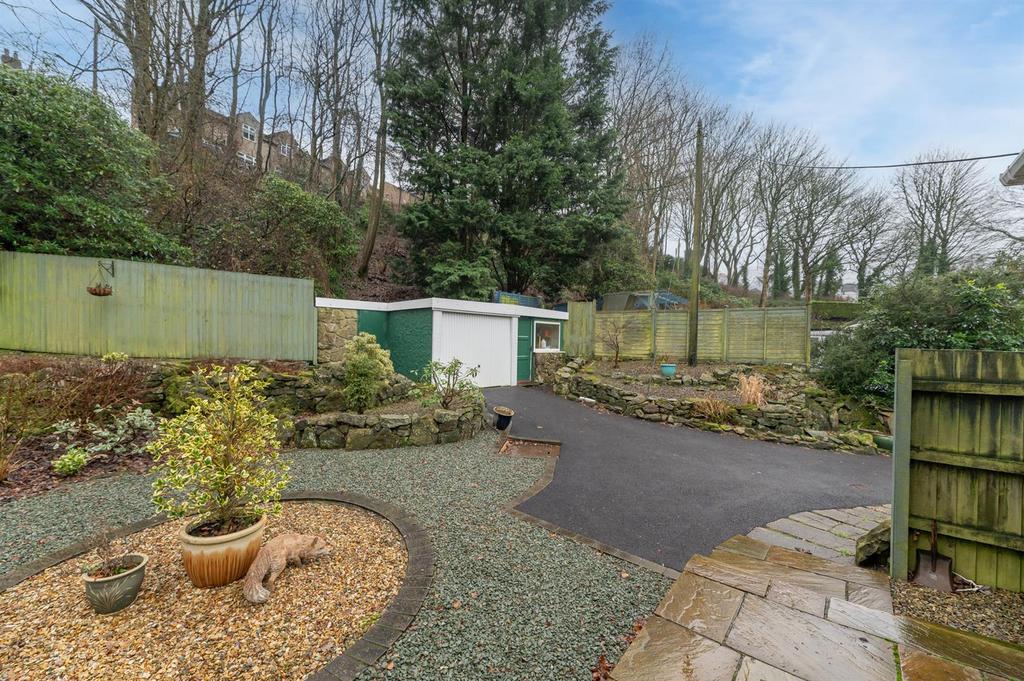 Garden &amp; Garage