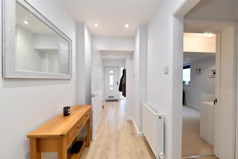 3 bedroom detached house for sale, Wellington Road, Stevenage