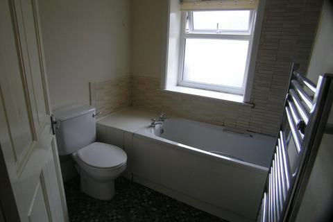 2 bedroom terraced house to rent, Queen Street, Clayton Le Moors Accrington