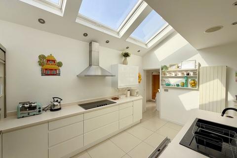 4 bedroom detached house for sale, Lulworth Avenue, Hamworthy, Poole, BH15