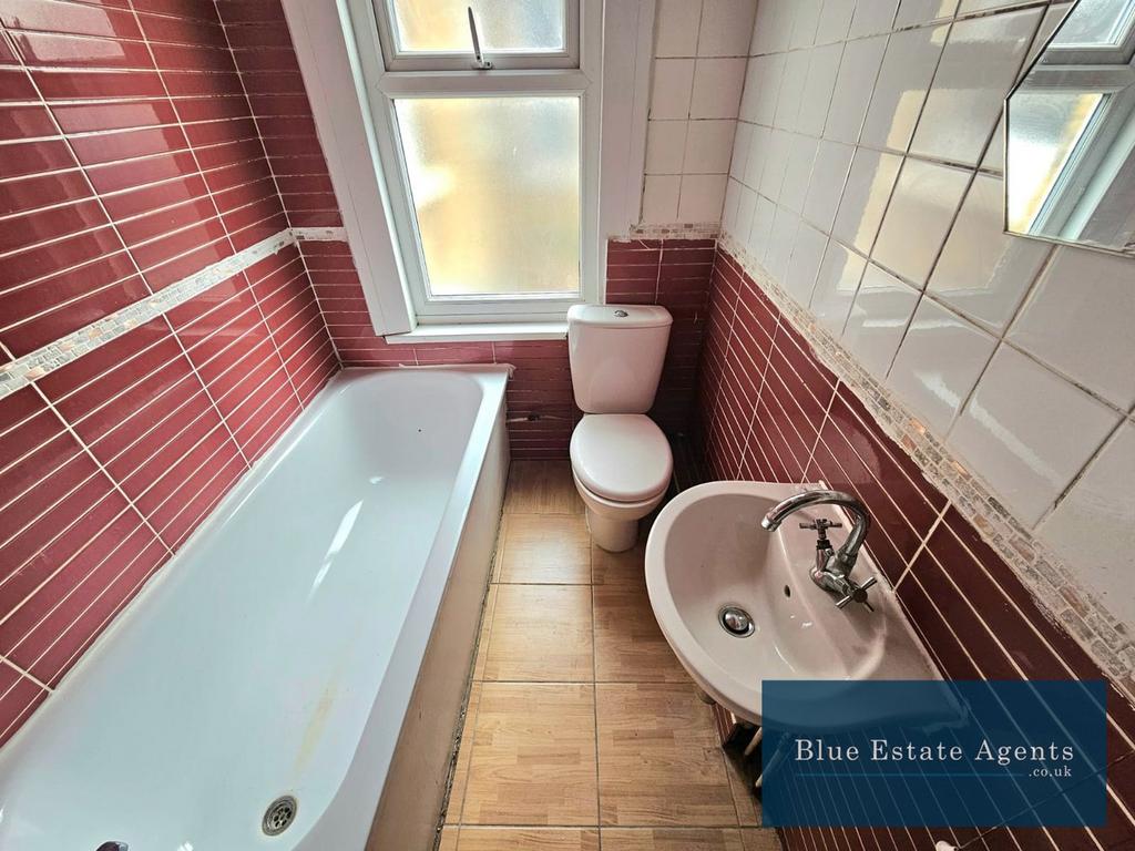 Family Bathroom Suite