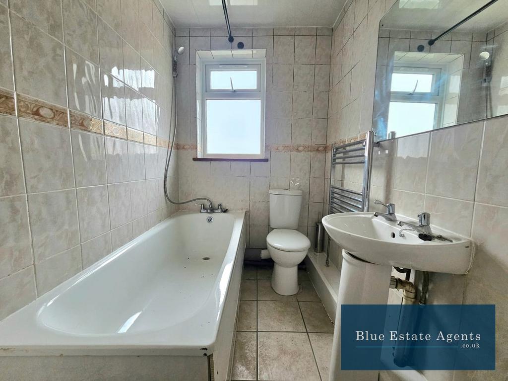 Ground Floor Bathroom Suite