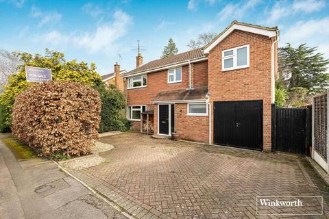 5 bedroom detached house for sale - Chantry Road, Bagshot, Surrey, GU19