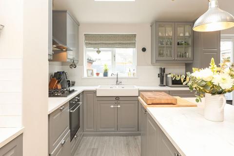 3 bedroom semi-detached house for sale, Walton Road, Chesterfield S40
