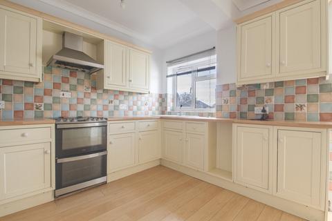 3 bedroom semi-detached house to rent, London SE9