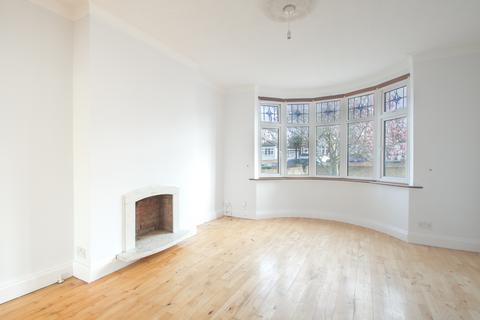 3 bedroom semi-detached house to rent, London SE9