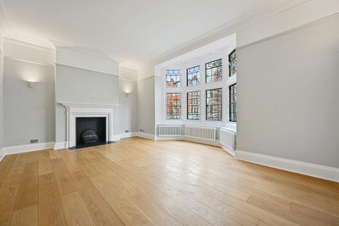 3 bedroom flat to rent, New Cavendish Street, Marylebone Village, London W1