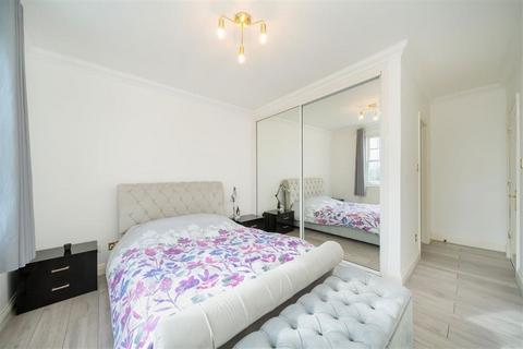 2 bedroom flat for sale, Exeter Road, London NW2