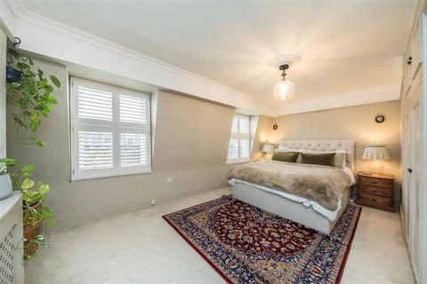 2 bedroom flat for sale, Grosvenor Terrace, London SE5