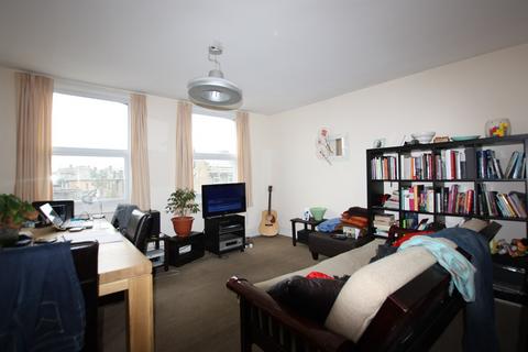 2 bedroom flat to rent, Blackstock Road, N4