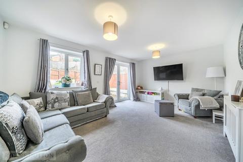 3 bedroom terraced house for sale, Hazelwood Close, Hadfield, Glossop, Derbyshire, SK13
