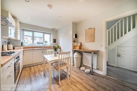 3 bedroom terraced house for sale, Hazelwood Close, Hadfield, Glossop, Derbyshire, SK13