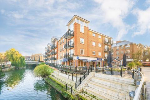 undefined, High Street, Brentford TW8