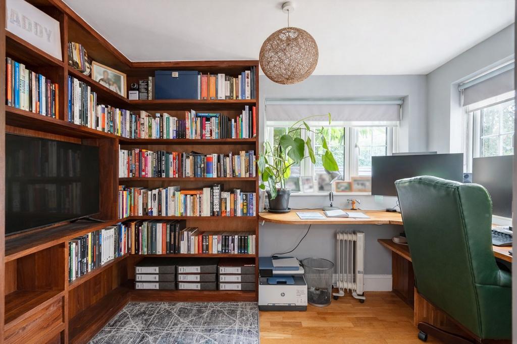 Bedroom 5/ Study