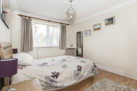2 bedroom flat for sale, Denbigh Road, London W13