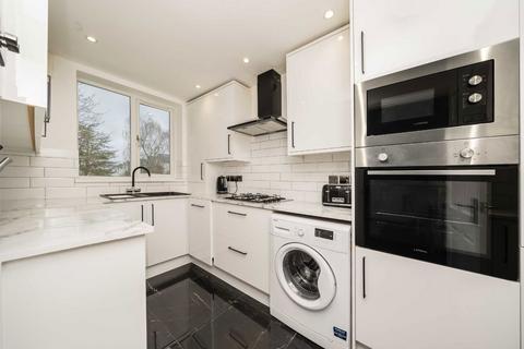 2 bedroom flat for sale, Amherst Road, London W13