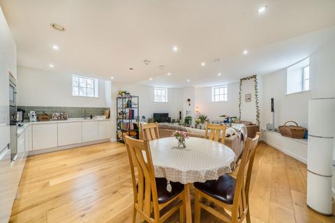 2 bedroom flat for sale, Kennington Road, London SE11