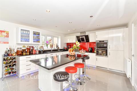 5 bedroom detached house for sale, Oyster Close, Hayling Island, Hampshire