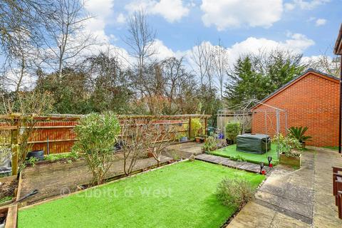 5 bedroom detached house for sale, Oyster Close, Hayling Island, Hampshire