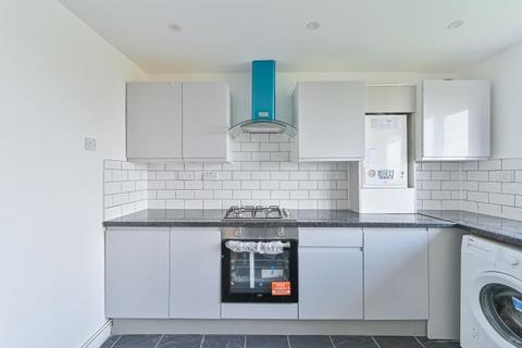 3 bedroom flat for sale, Wood Vale, London, SE23