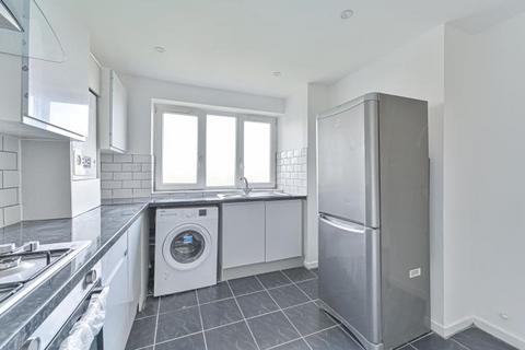 3 bedroom flat for sale, Wood Vale, London, SE23
