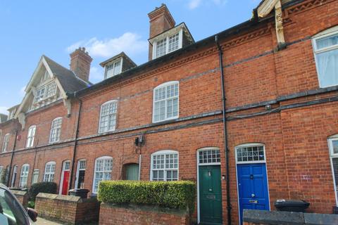 3 bedroom terraced house for sale, Aylestone Road, Leicester LE2