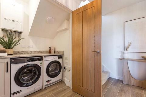 undefined, Kempshott Hill, Kempshott, Basingstoke
