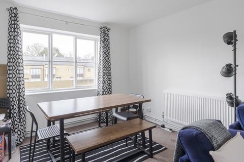 2 bedroom flat to rent, St. Gerards Close, SW4