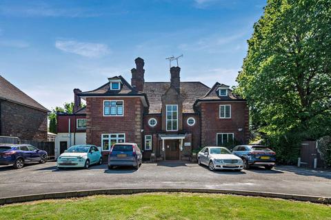 3 bedroom apartment to rent - Frithwood Avenue, Northwood HA6