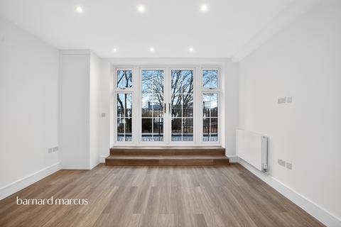 undefined, Chase Side, London, N14