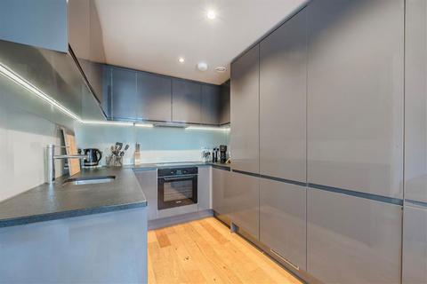 1 bedroom flat to rent, High Street, Hampton TW12