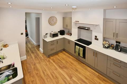 3 bedroom end of terrace house for sale, Fore Street, Kingskerswell, NEWTON ABBOT, Devon.