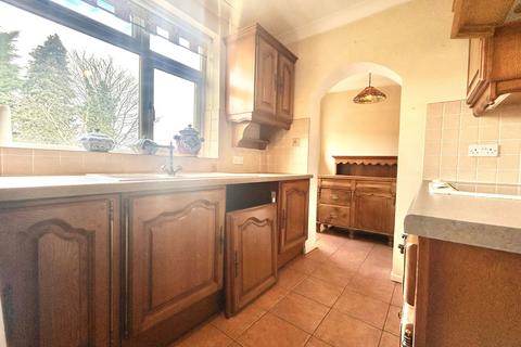 undefined, Pine Road, Oldbury B69
