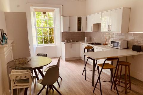 4 bedroom flat to rent, West Preston Street, Edinburgh, EH8