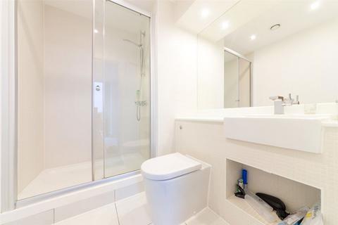 2 bedroom flat for sale, Distillery Tower, London SE8