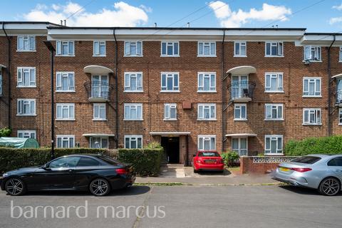 undefined, Hazel Close, BRENTFORD